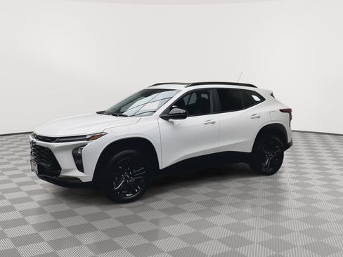 Certified 2024 Chevrolet Trax ACTIV w/ Sunroof Package image 36