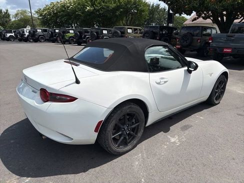 Used 2019 MAZDA MX-5 Miata Sport w/ I-ACTIVSENSE Sport Package RWD image 3
