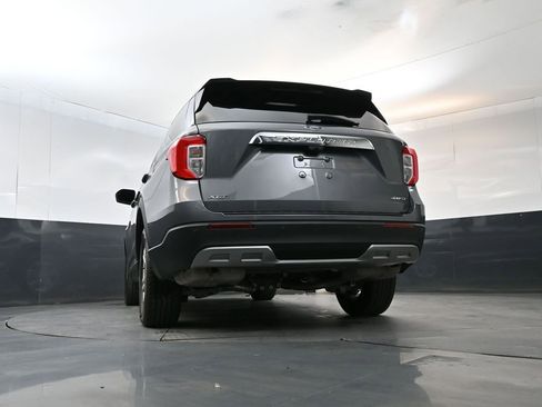 Used 2024 Ford Explorer XLT w/ Equipment Group 202A AWD/4WD image 22