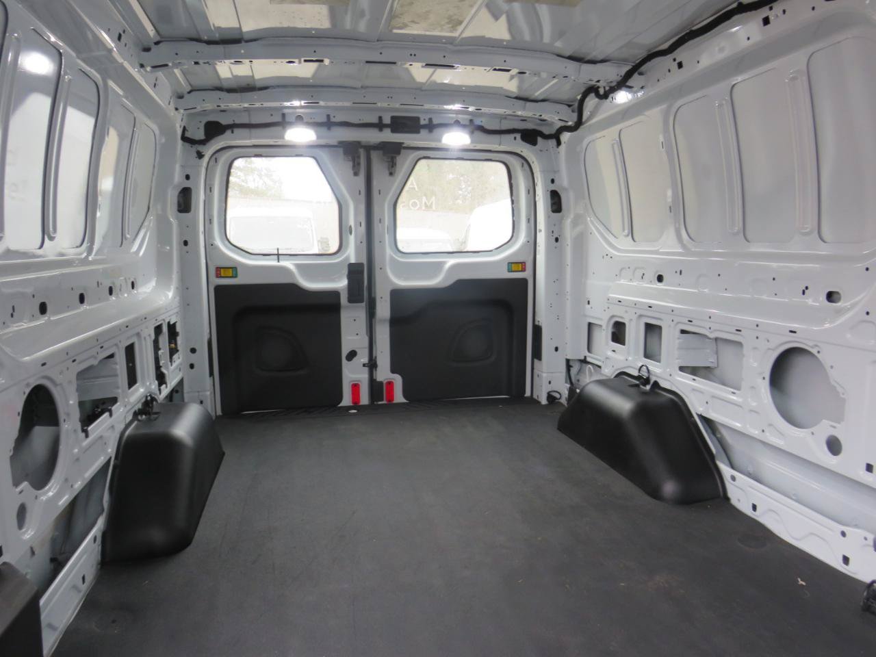Used 2019 Ford Transit 250 148 Low Roof RWD image 33