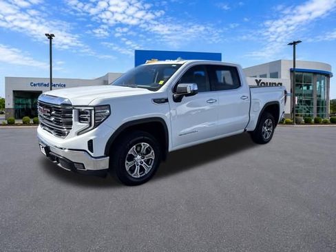 Used 2025 GMC Sierra 1500 SLT AWD/4WD image 3