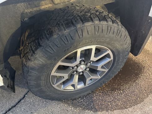 Used 2021 GMC Canyon AT4 w/ Trailering Package image 13