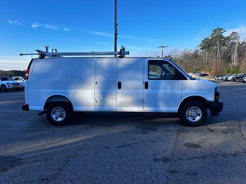 Used 2025 Chevrolet Express 2500 Extended w/ Communications Package image 12