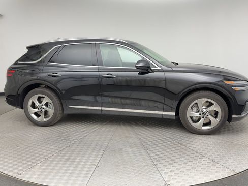 Certified 2026 Genesis GV70 2.5T image 9