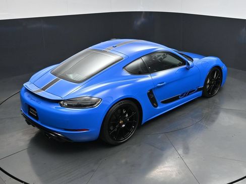 Used 2024 Porsche 718 Cayman GTS RWD image 18
