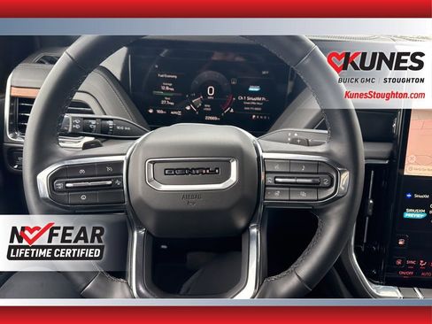 Used 2025 GMC Yukon XL Denali image 25