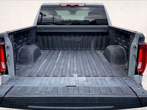 Used 2024 GMC Sierra 1500 AT4 w/ Technology Package AWD/4WD image 18