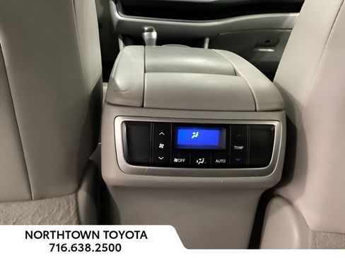 Used 2016 Toyota Highlander Plus AWD/4WD image 21