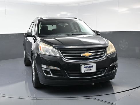 Used 2016 Chevrolet Traverse LT w/ Style and Technology Package image 3
