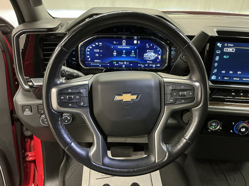 Used 2022 Chevrolet Silverado 1500 LT AWD/4WD image 12