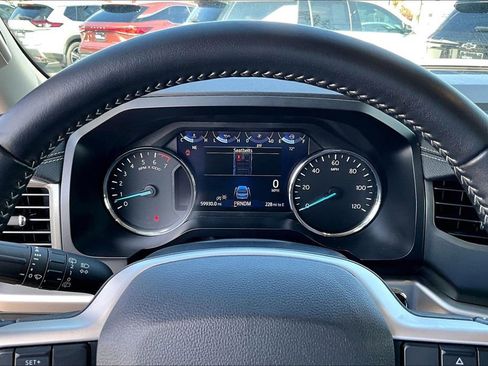 Used 2024 Ford Expedition XLT image 27