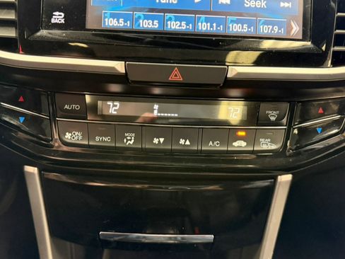 Used 2017 Honda Accord Touring image 40