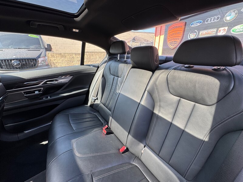 Used 2019 BMW 740i w/ M Sport Package RWD image 30