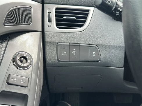 Used 2013 Hyundai Elantra image 20