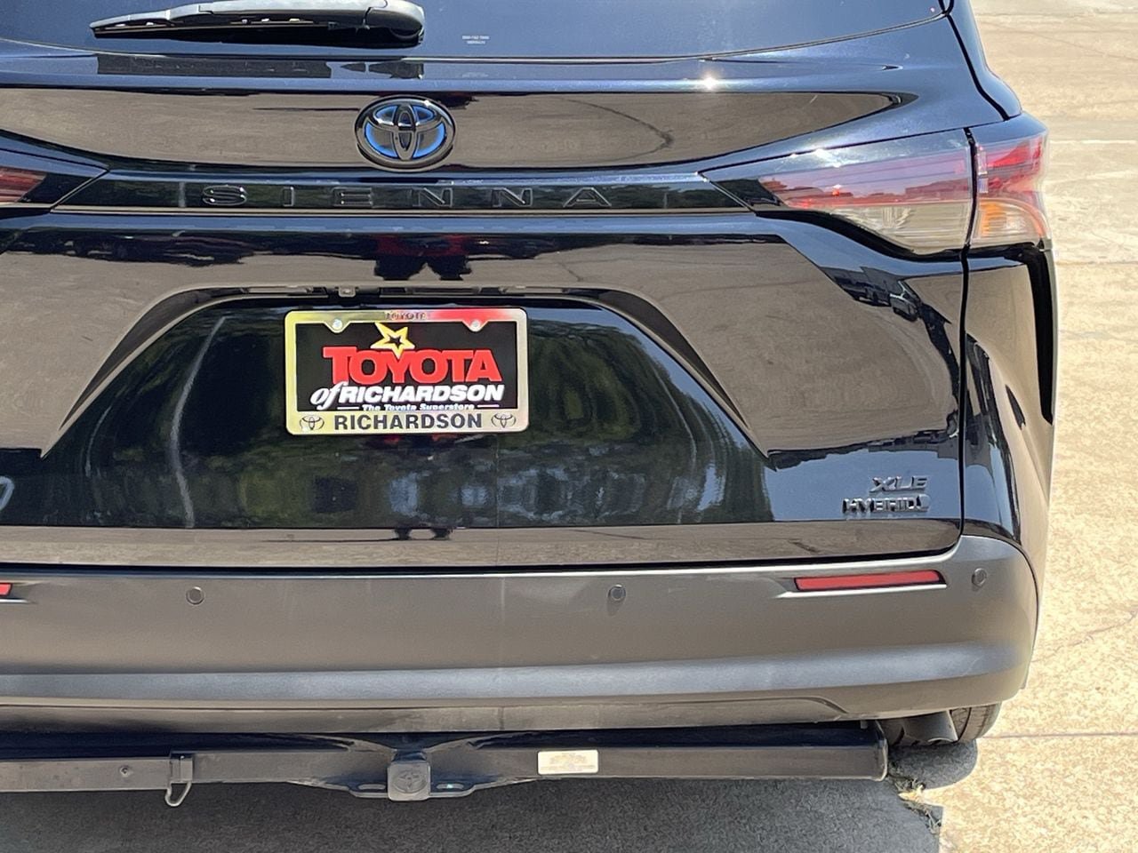 Used 2023 Toyota Sienna XLE Woodland Edition AWD/4WD image 6
