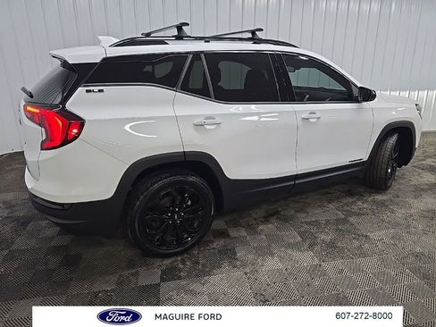 Used 2020 GMC Terrain SLE w/ Driver Convenience Package image 3