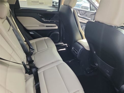 New 2026 Lincoln Corsair Premiere image 24