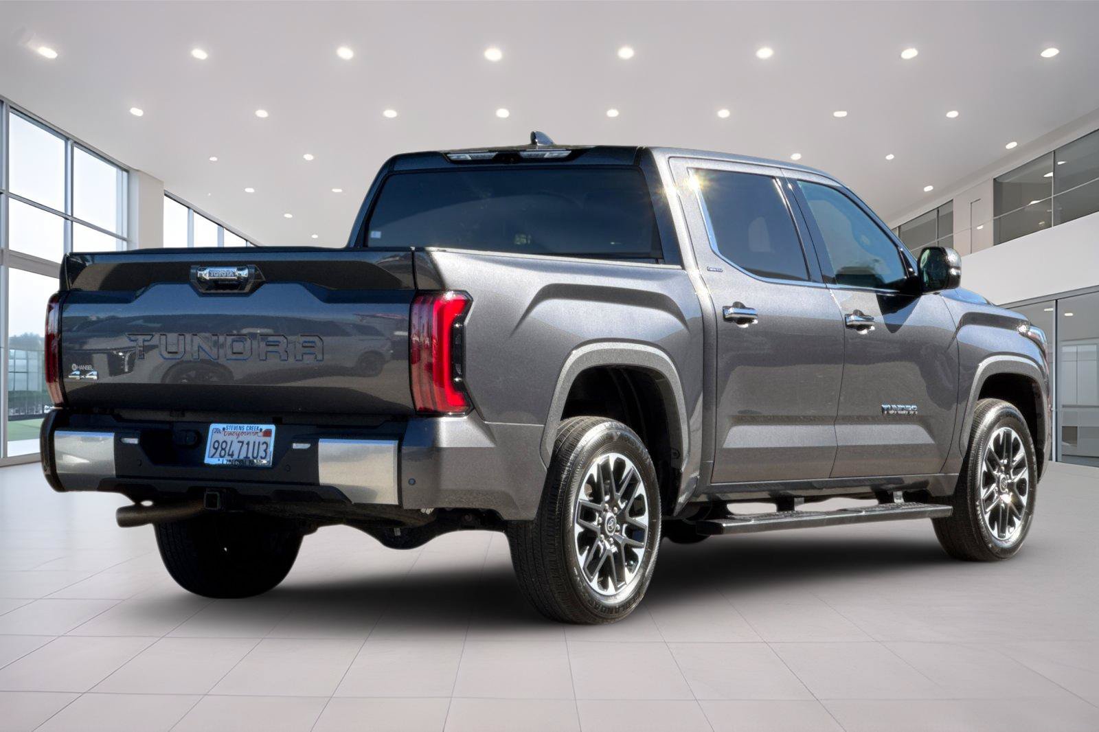 Used 2023 Toyota Tundra Limited AWD/4WD image 4