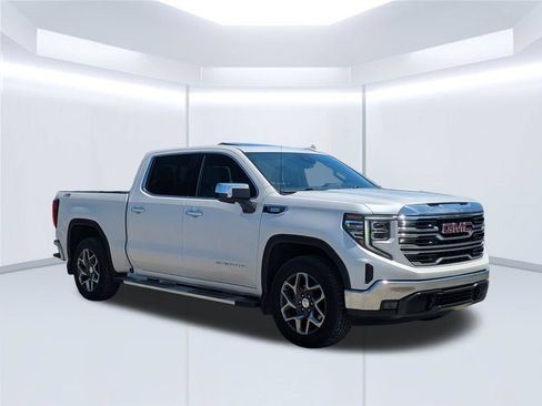 Used 2023 GMC Sierra 1500 SLT w/ SLT Premium Package AWD/4WD image 9