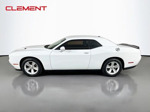 Used 2023 Dodge Challenger SXT RWD image 5