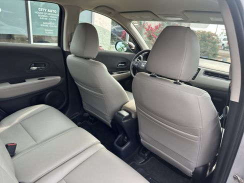 Used 2019 Honda HR-V LX image 15