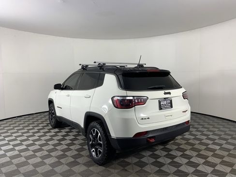 Used 2020 Jeep Compass Trailhawk image 7