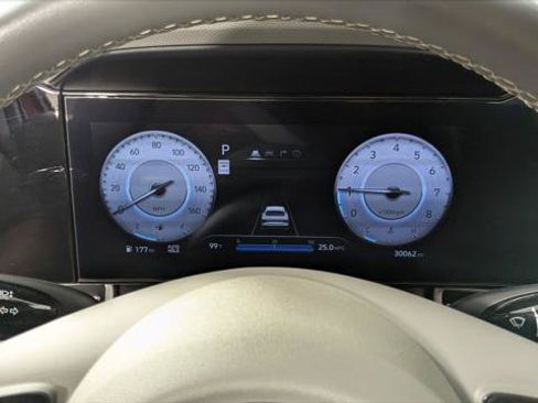 Used 2025 Hyundai Elantra SEL FWD image 27