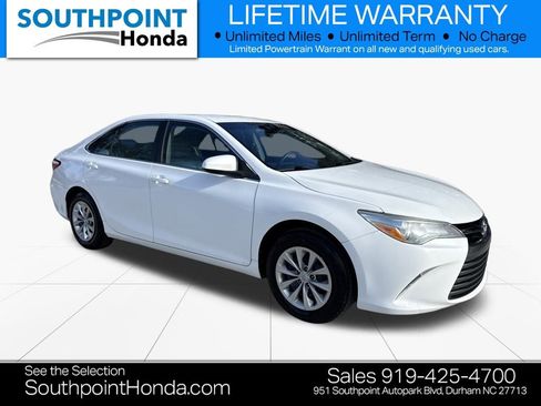 Used 2016 Toyota Camry LE image 1