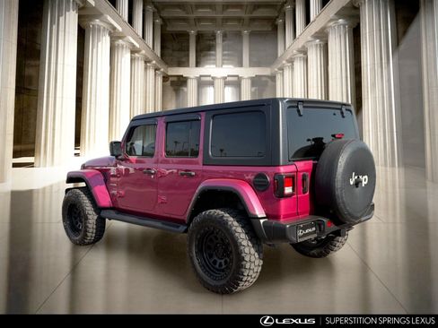 Used 2022 Jeep Wrangler Unlimited Sahara AWD/4WD image 6