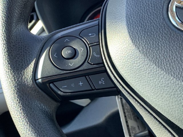Used 2025 Toyota RAV4 XLE FWD image 24