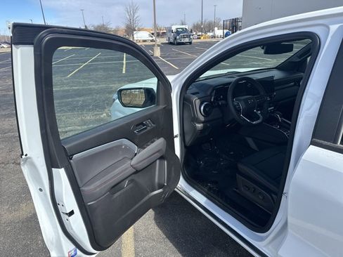 New 2025 Chevrolet Colorado Z71 w/ Z71 Convenience Package 2 image 9