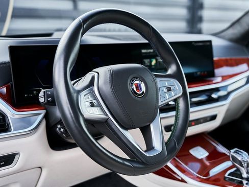 Used 2024 BMW ALPINA XB7 image 41