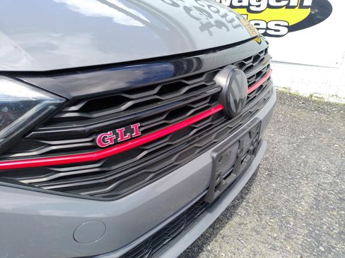 Used 2021 Volkswagen Jetta GLI Autobahn FWD image 3