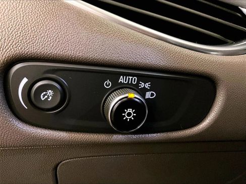 Used 2019 Chevrolet Malibu LT w/ Leather Package image 30