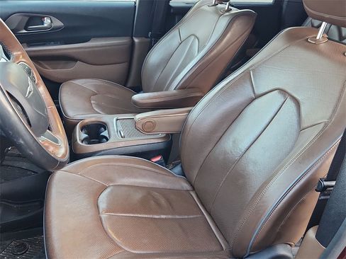 Used 2020 Chrysler Pacifica Limited w/ Advanced Safetytec Group image 16