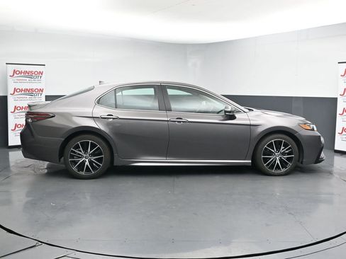 Used 2024 Toyota Camry SE FWD image 9
