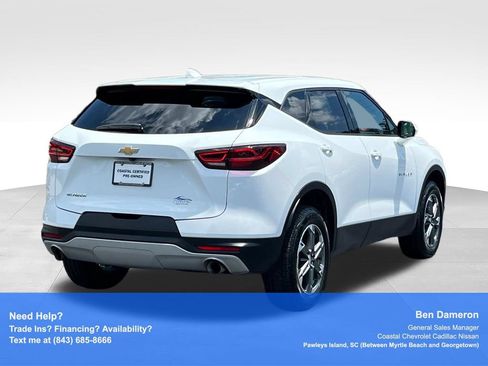 Used 2025 Chevrolet Blazer LT FWD image 11