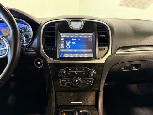 Used 2022 Chrysler 300 Touring L w/ Safetytec Plus Group image 20