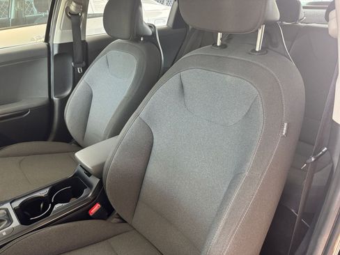 Used 2025 Kia K4 FWD image 37
