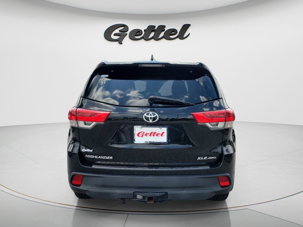 Used 2019 Toyota Highlander XLE AWD/4WD image 6