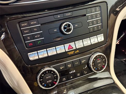 Used 2017 Mercedes-Benz SL 550 image 16