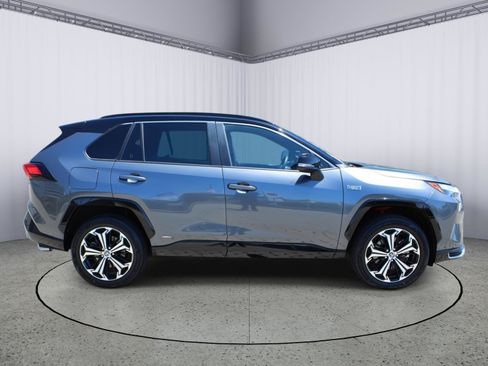 Used 2023 Toyota RAV4 XSE w/ Weather Package AWD/4WD image 9