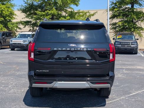 Used 2025 Ford Expedition Platinum w/ Platinum Ultimate Package AWD/4WD image 8
