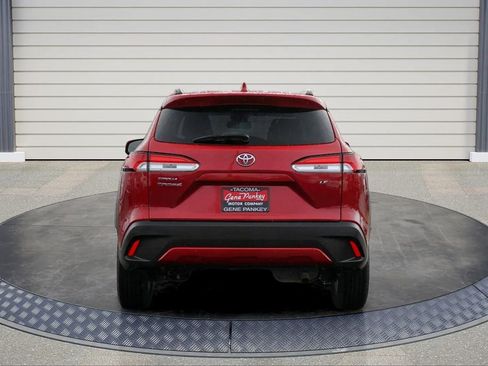 Used 2022 Toyota Corolla Cross LE image 6