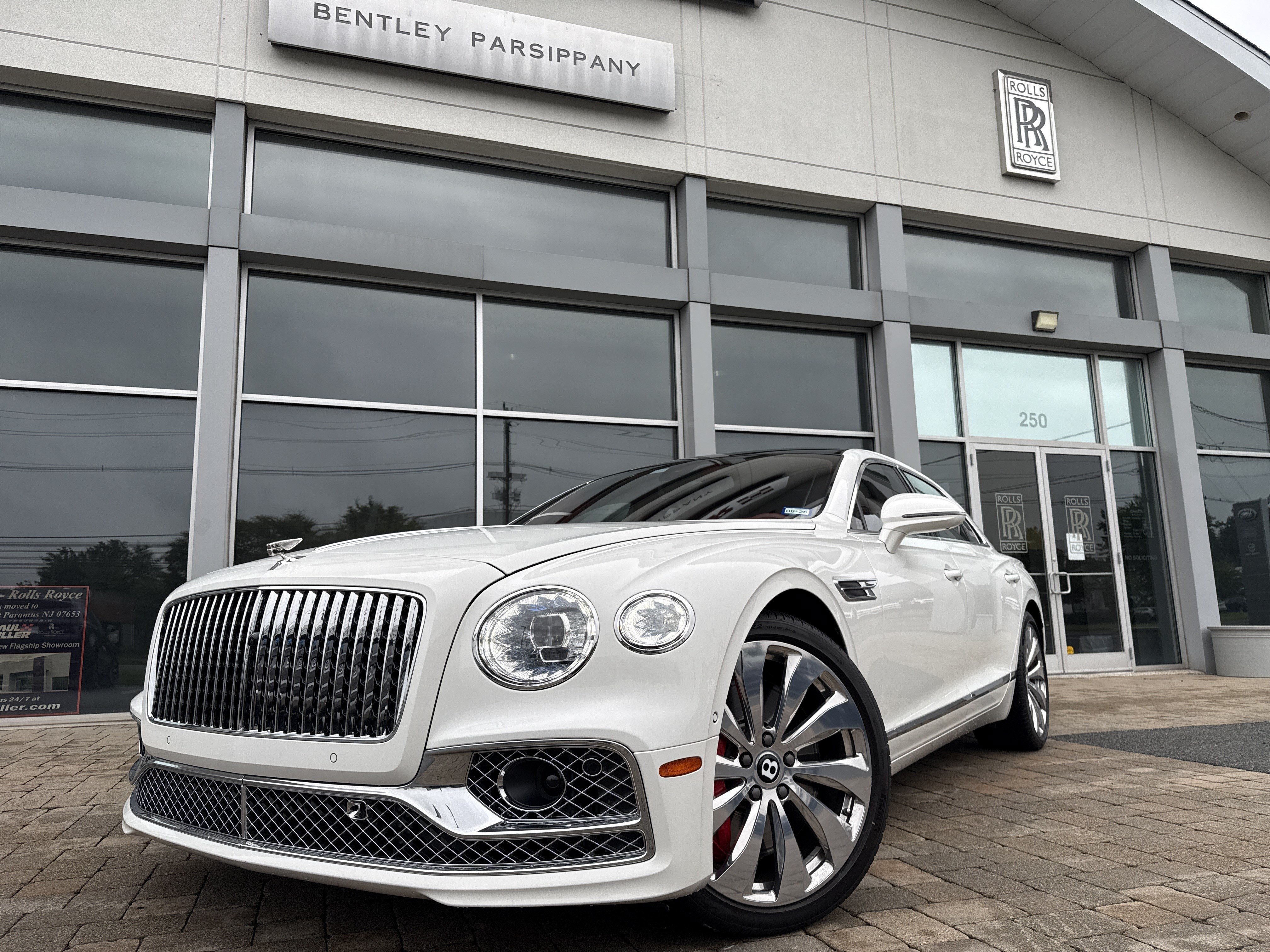 Used 2023 Bentley Flying Spur Azure AWD/4WD image 47