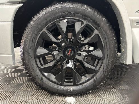 New 2025 GMC Savana 2500 Extended w/ Driver Convenience Package image 18