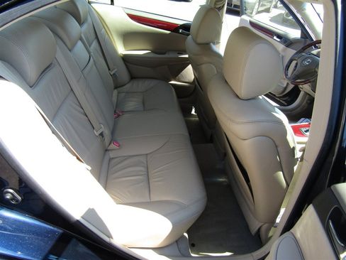 Used 2004 Lexus ES 330 FWD image 16