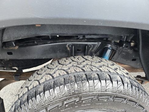 Used 2020 Toyota Tacoma TRD Off-Road w/ Technology Package image 24