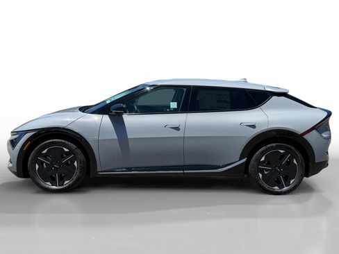 New 2026 Kia EV6 Wind RWD image 2