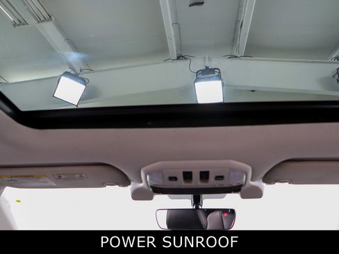 Used 2022 Subaru Ascent Onyx Edition image 21